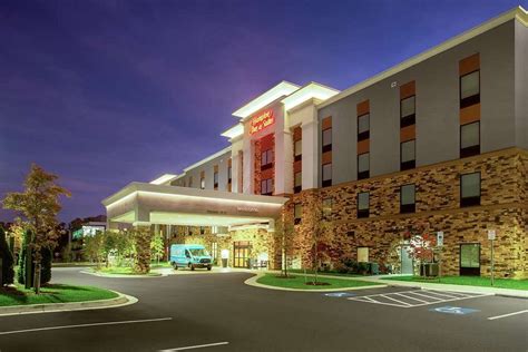 hampton inn & suites glenarden